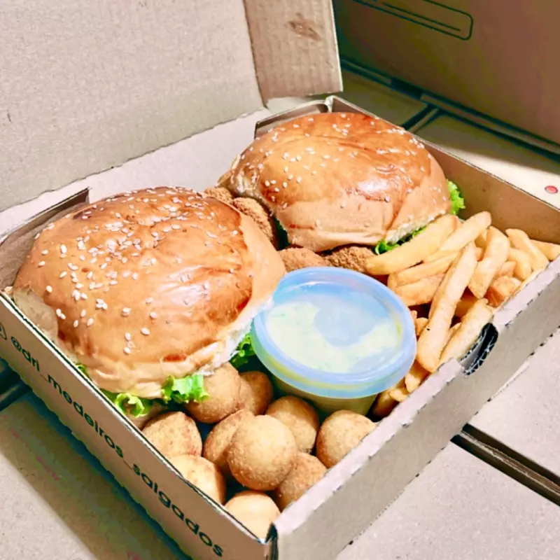 ⚽COMBO CASAL + GRÁTIS 2 REFRIS