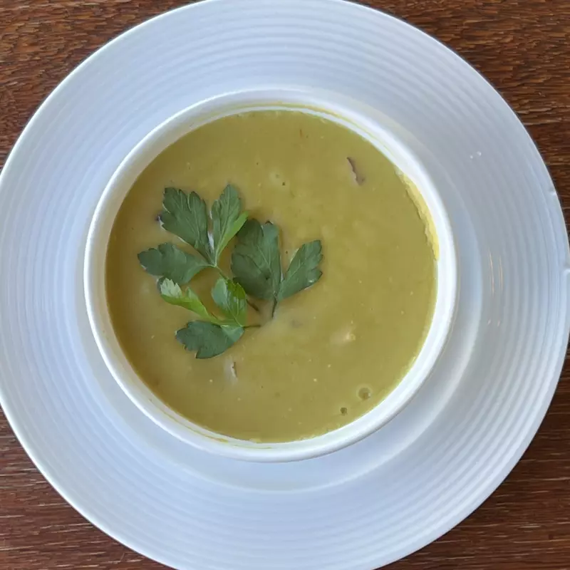 Caldo de ervilha com bacon