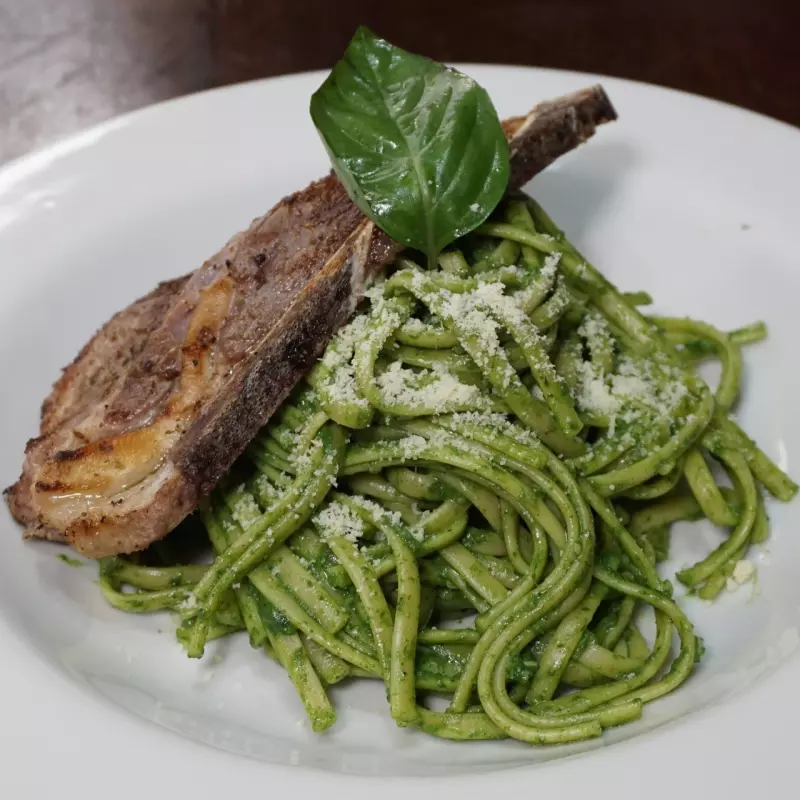 TALLARINES EN SALSA VERDE