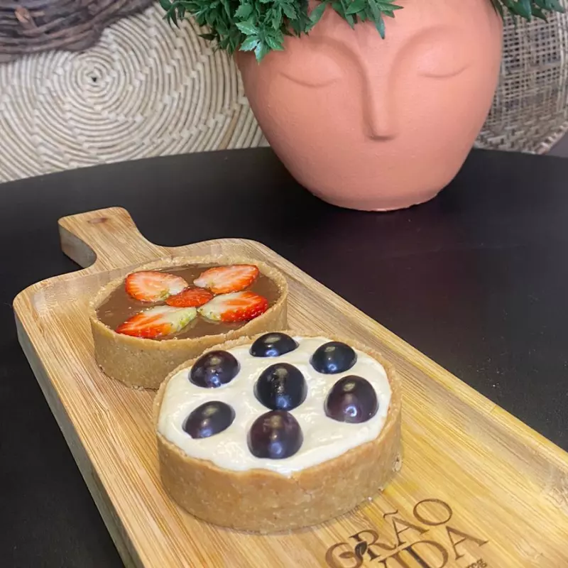 Tortelete - uva com brigadeiro branc