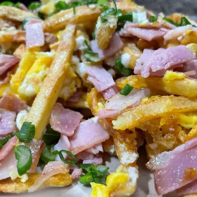 Papas fritas con panceta ahumada