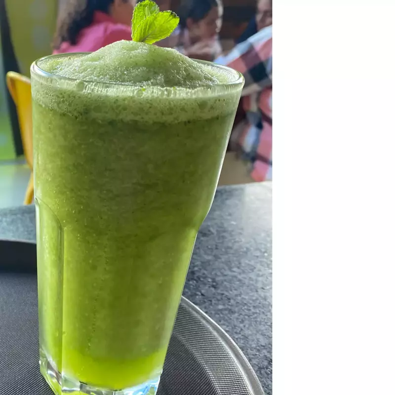 Limonada Piña Hierba buena