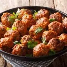 Almôndegas de carne ao sugo