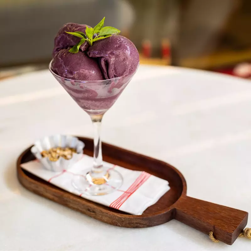 AÇAÍ NA TAÇA COM GRANOLA