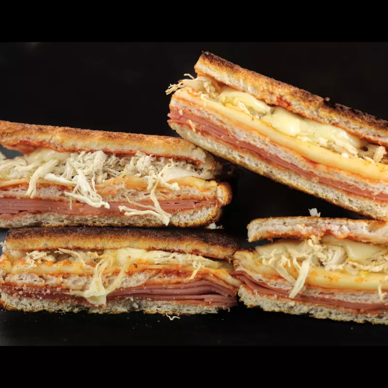 𝐂𝐀𝐑𝐋𝐈𝐓𝐎 𝐏𝐎𝐋𝐋𝐎