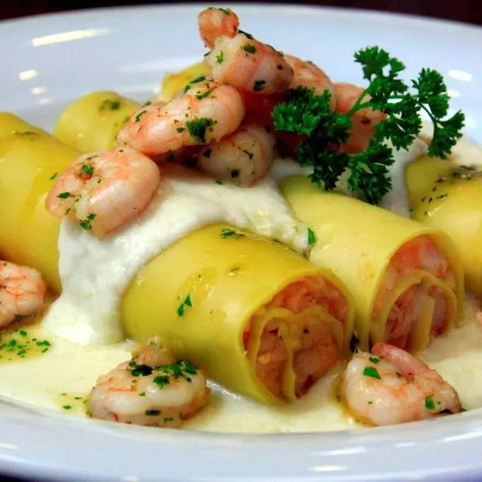 CANNELLONI DE CAMARÃO COM QUEIJO