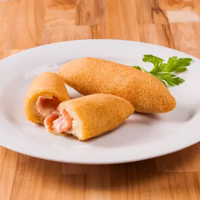 Enroladinho de queijo com presunto