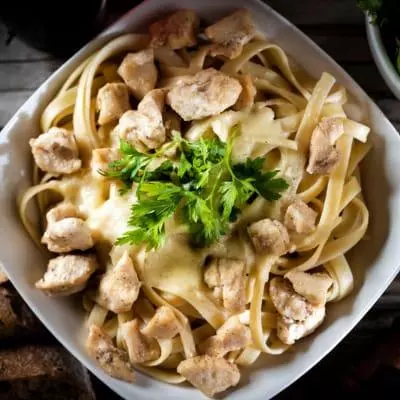 Fetuccini a los 3 Quesos.