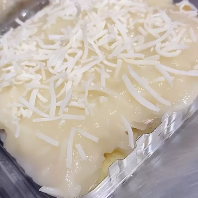 Bolo de coco gelado