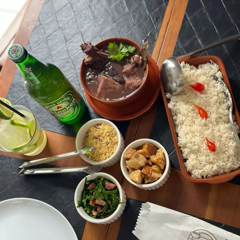 FEIJOADA MÉDIA SIMPLES
