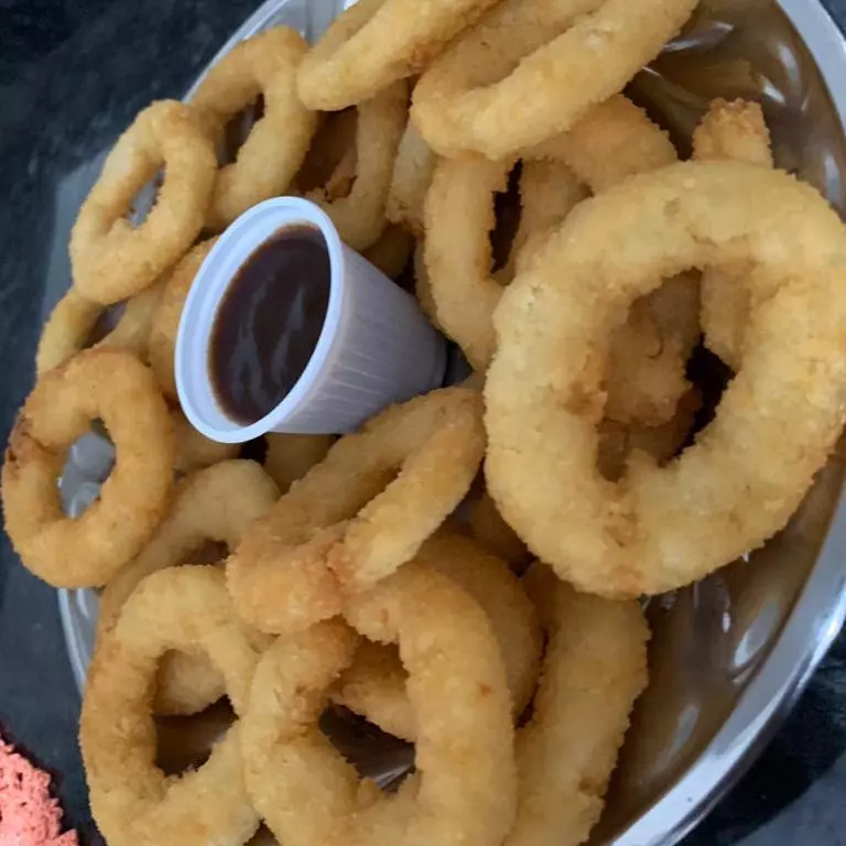 ANÉIS DE CEBOLA EMPANADO