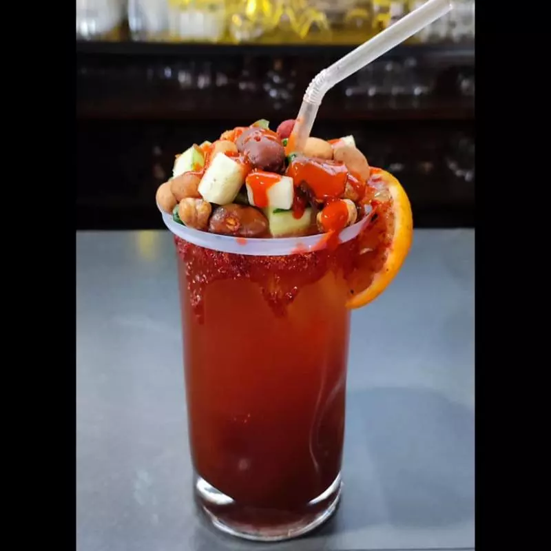 Michelada botanera