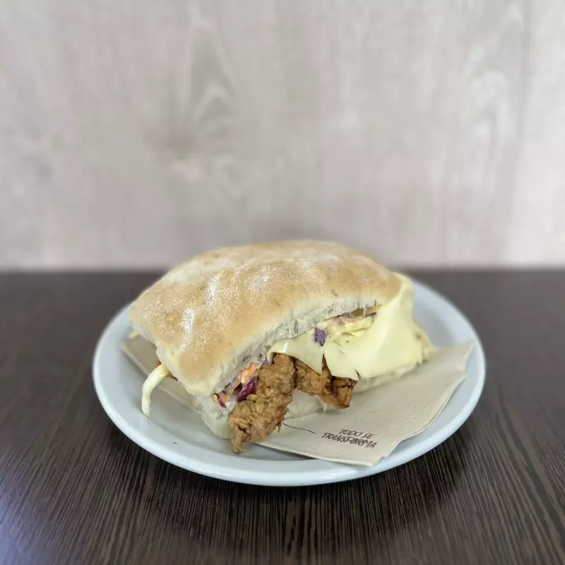 Sándwich de pollo frito