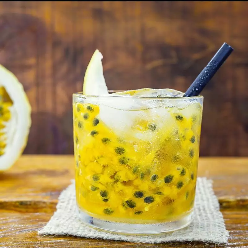 CAIPIRINHA DE MARACUJÁ
