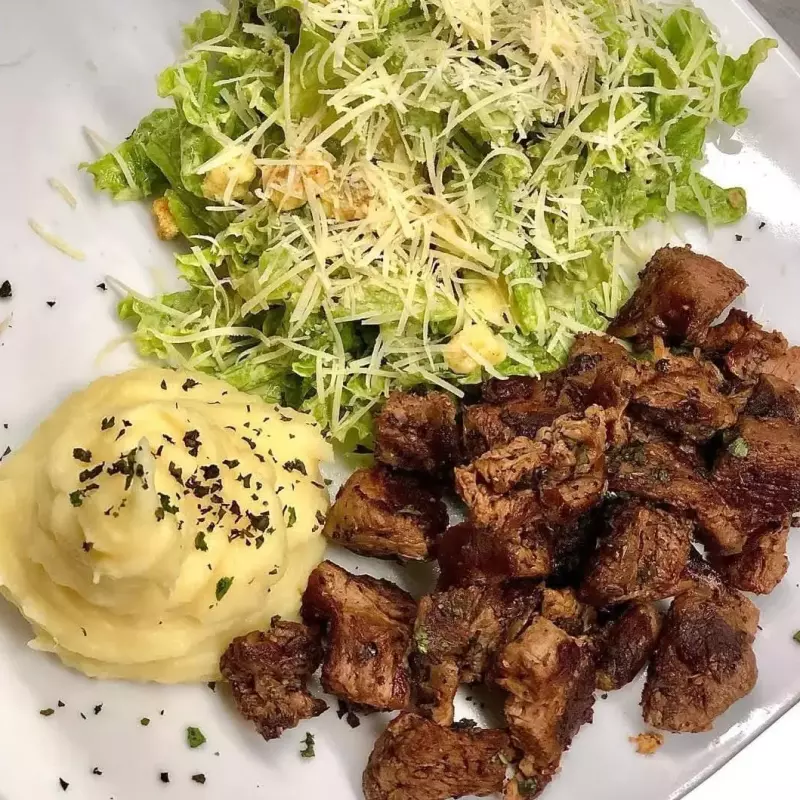 PROMO PICADA DE LOMITO O POLLO