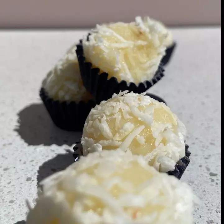 Brigadeiro de beijinho ( coco )