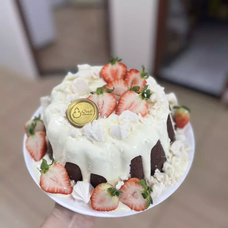 Bolo Choco Ninho Suspiro Morango G