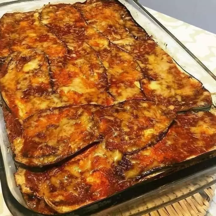 Lasanha de berinjela à bolonhesa