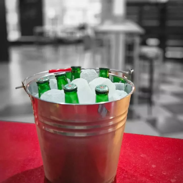 6 Heiniken + 6 Empanadas