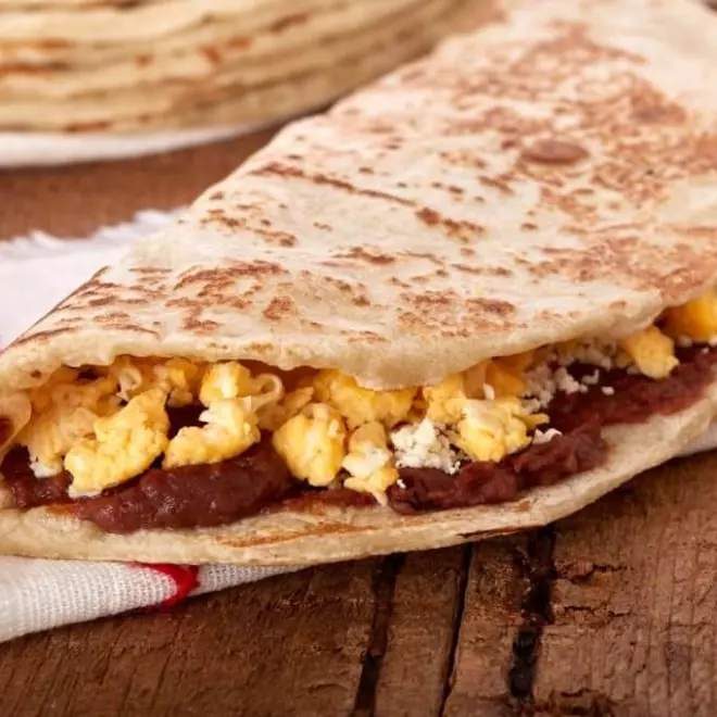 Las Megas Lupes (Baleadas)