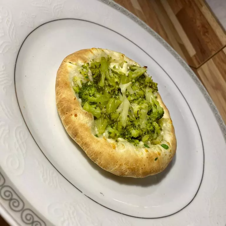 Esfiha de brócolis