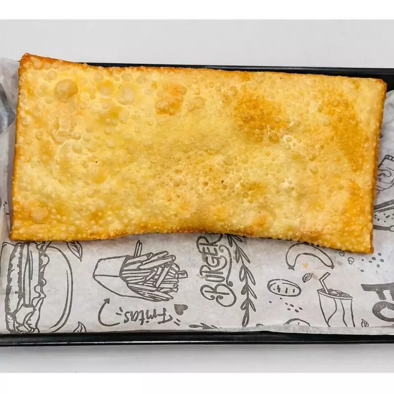 PASTEL DE FRANGO C/ QUEIJO
