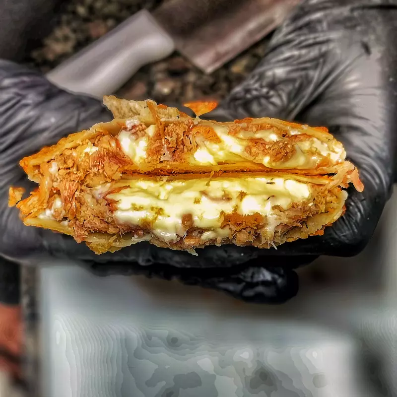 Pastel de Pernil com Catupiry