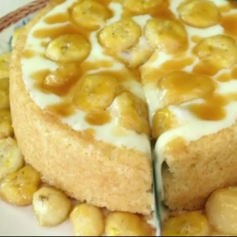 Bolo piscina banana flambada