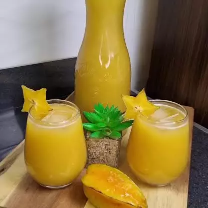 AGUA DE PIÑA CON CARAMBOLO