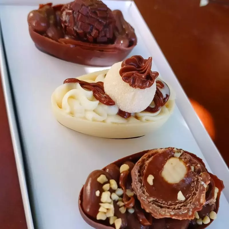 TRIO DE OVOS RECHEADOS