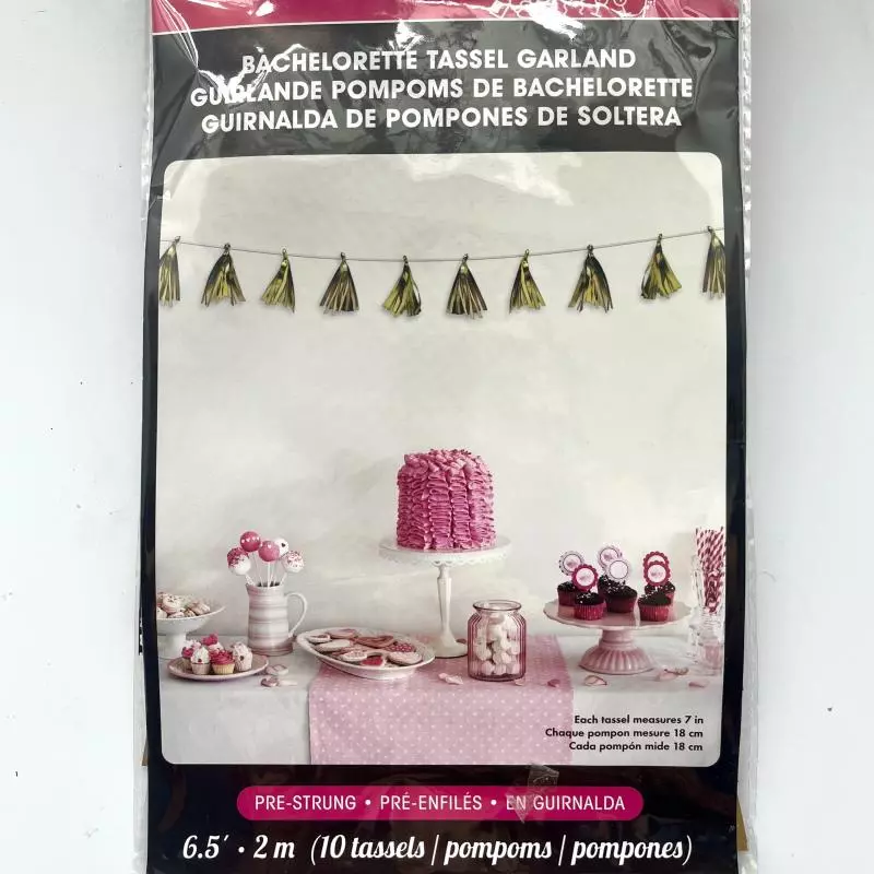 decoración guirnalda dorada