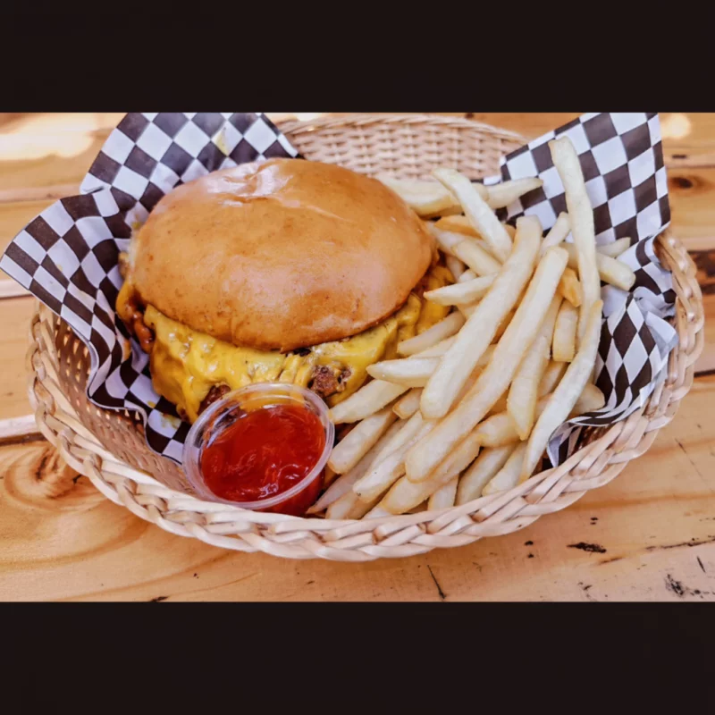 CHEESEBURGER SMASH + PAPAS