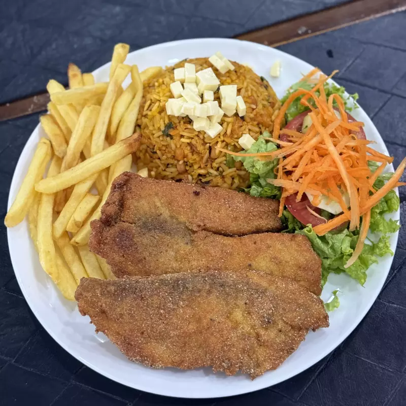 BAIÃO DE DOIS C/ TILÁPIA MILANESA