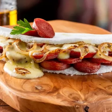 Frango com Calabresa e Queijo.