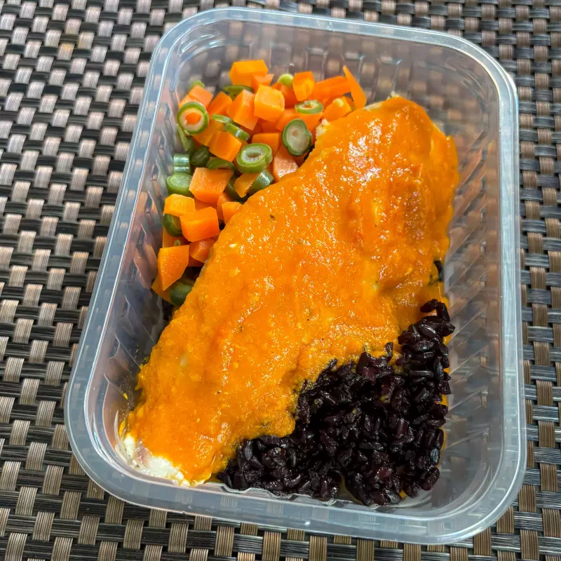 Tilápia ao molho de Moqueca