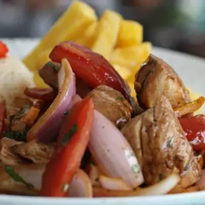 Saltado de Pollo Peppers