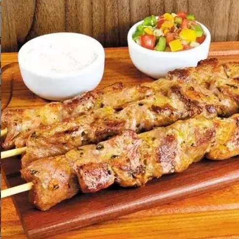 Espetinho de Costelinha Suína