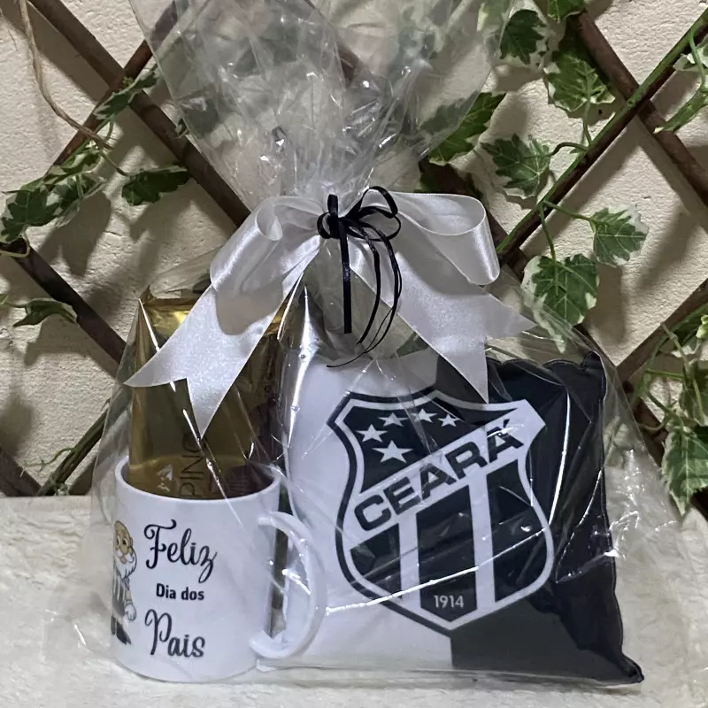 Kit almofada, caneca e chocolate
