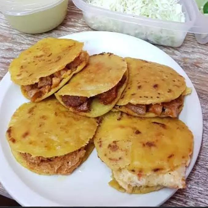 GORDITA DE MAIZ FRITA
