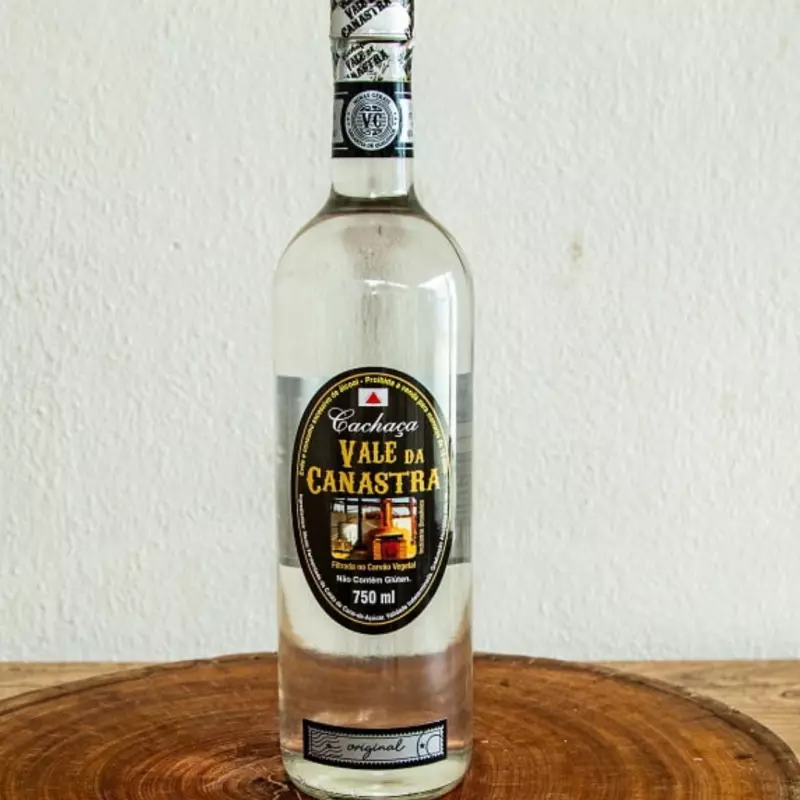 Cachaça Vale da Canastra prata 670ml