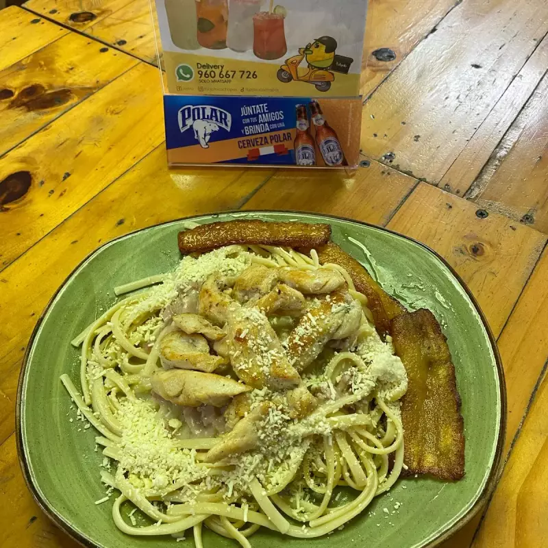 Linguini carbonara con pollo