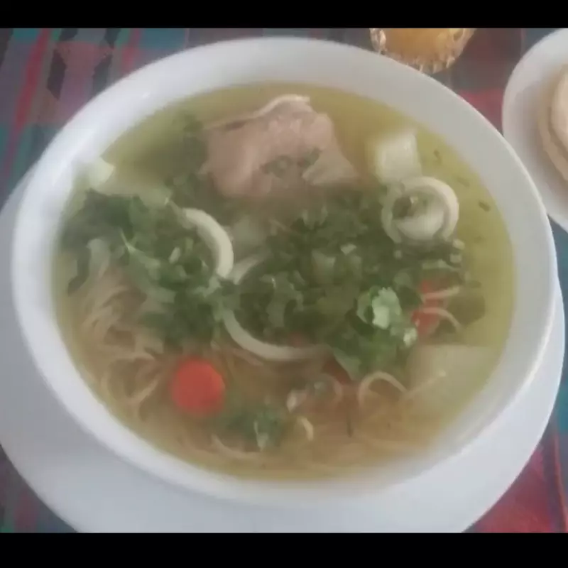 SOPA MEIN DE POLLO