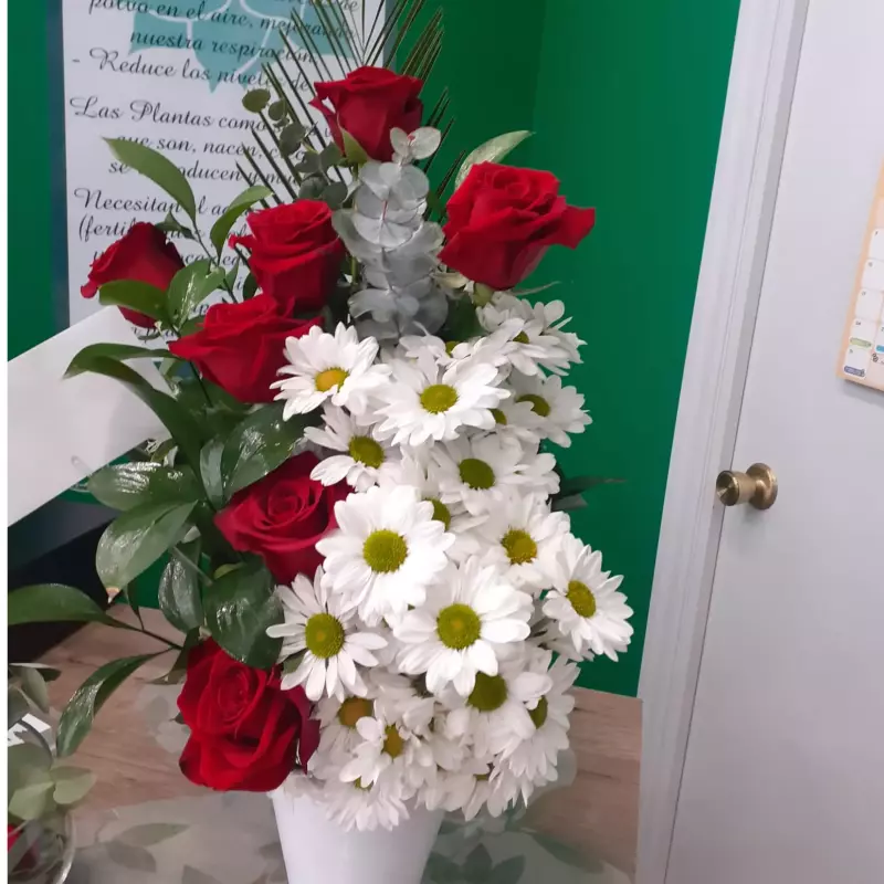 Centro floral fresco + base cerámica