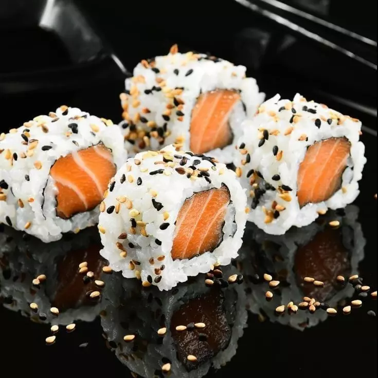 URAMAKI Salmão 8uni