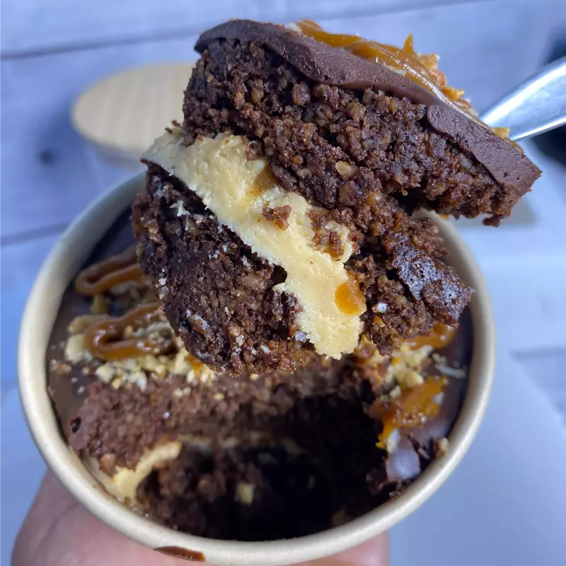 TORTA SNICKERS KETO