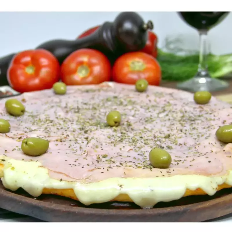 PIZZA MUZZA Y JAMON