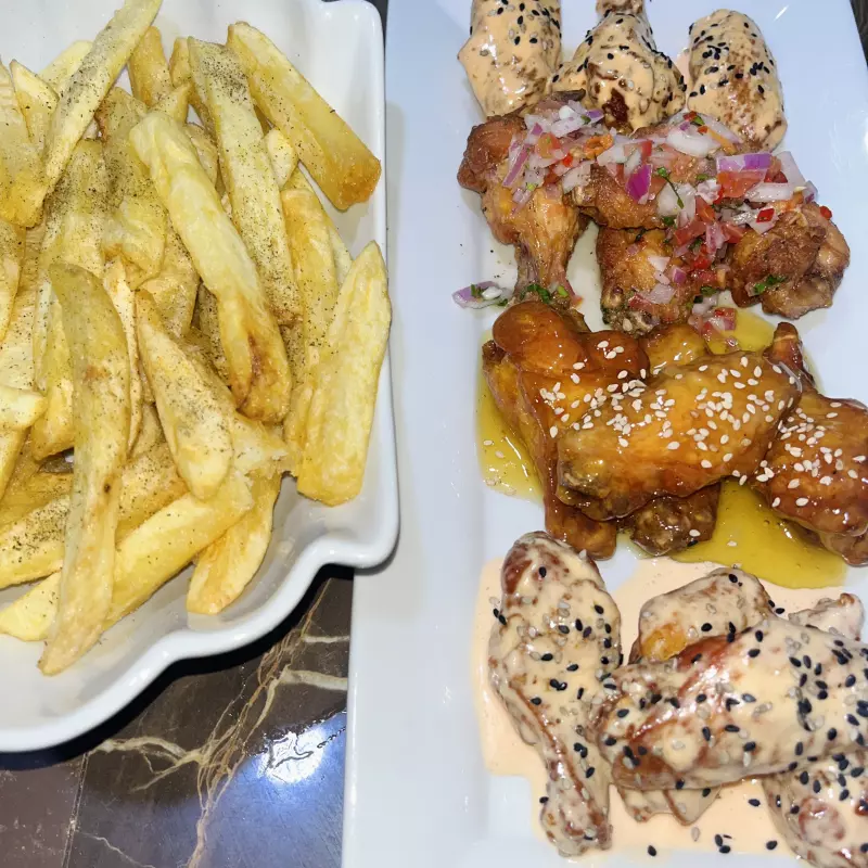 15 PIEZAS + PAPAS FRITAS