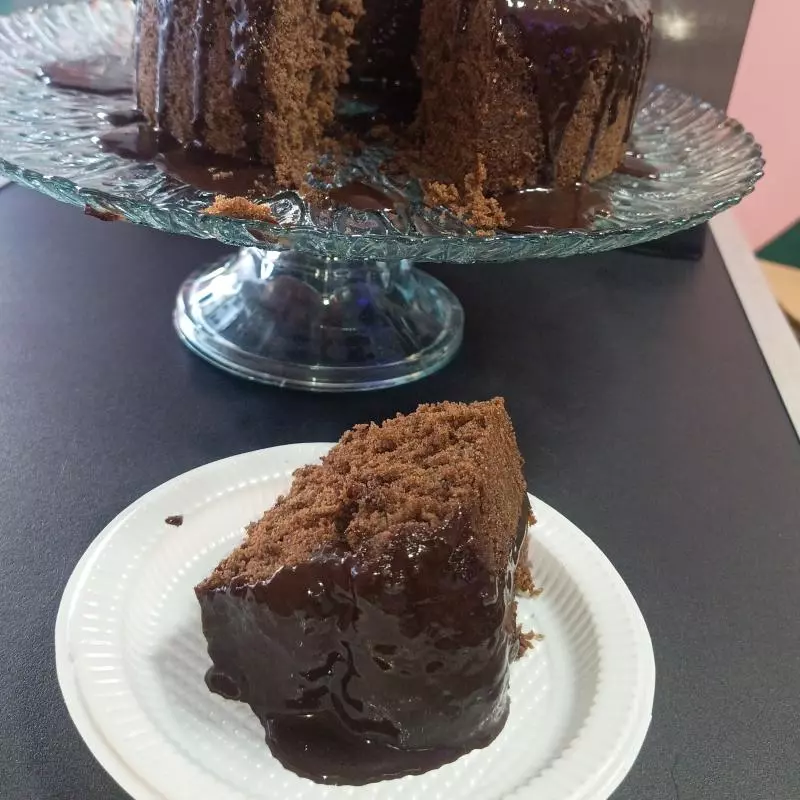 Bolo de Café com Calda de Cacau