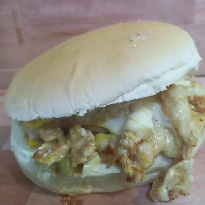 Xis Quatro Queijos de frango 🍔