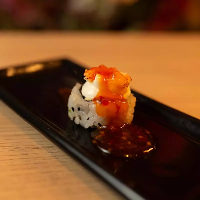 🏅URAMAKI TAI EBY SALMON